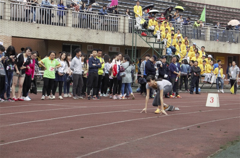 环境学院运动代表团参加我校第三十八届运动会
