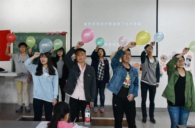 环境学院“关注两会实事 聚焦环境热词”示范性团组织生活顺利开展 环境学院“关注两会实事 聚焦环境热词”示范性团组织生活顺利开展