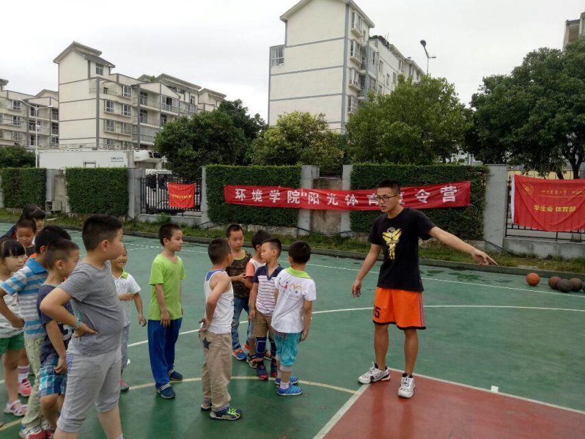 全民健身进校区 绿色运动助成长